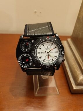 Brand New Oulm White Multi-Dial Men's Watch
